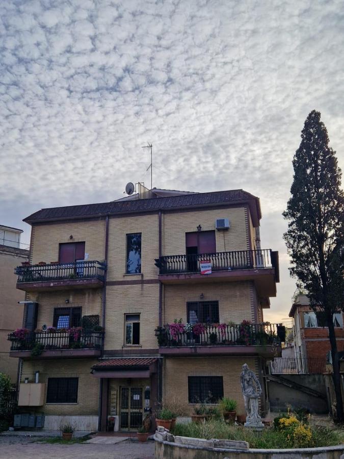 Ferienwohnung At Monica'S In Rome - Stazione Labaro Exterior foto